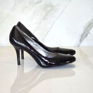 NINE WEST NEPTUN Almond Toe Black Pump Heels Size 7.5